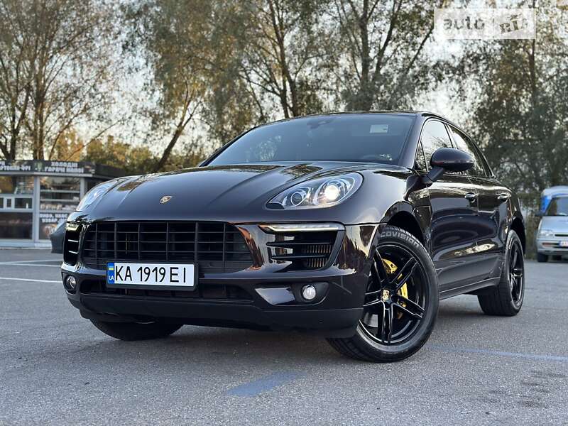 Porsche Macan (2016)