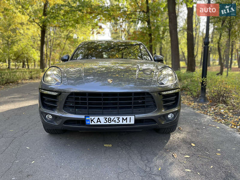 Porsche Macan (2015)