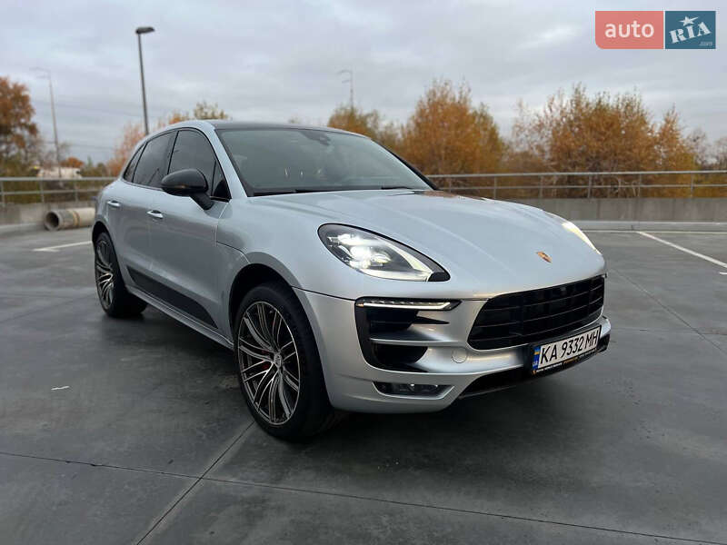 Porsche Macan (2016)