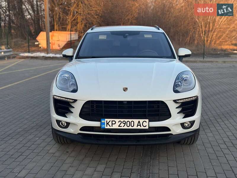 Porsche Macan (2016)