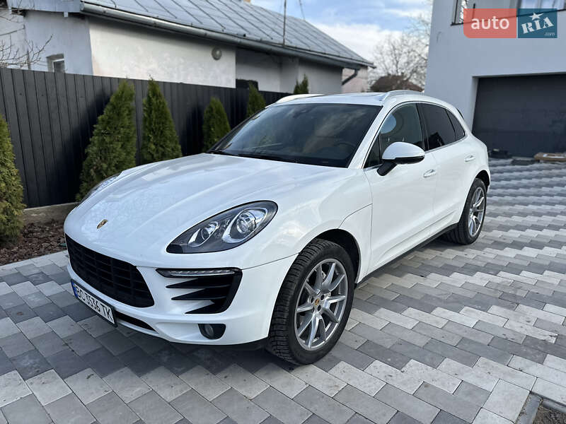 Porsche Macan (2016)