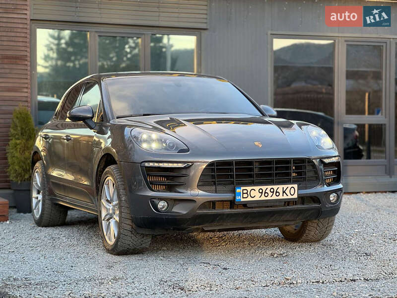 Porsche Macan (2015)