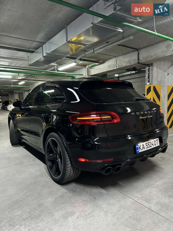 Porsche Macan (2016)