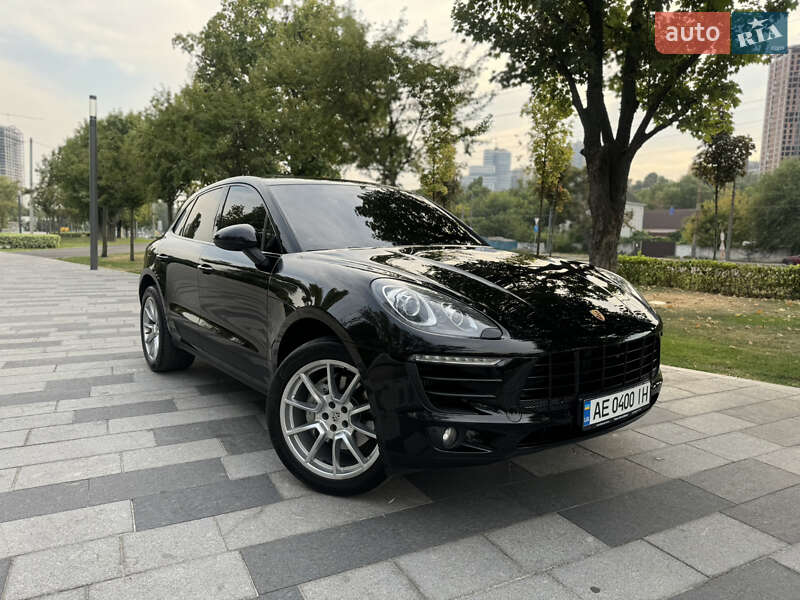 Porsche Macan (2024)