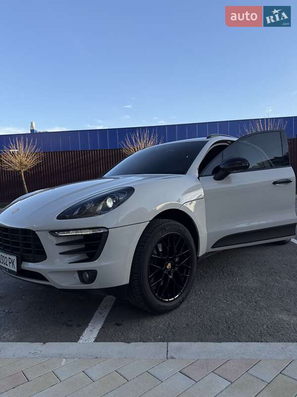 Porsche Macan (2018)