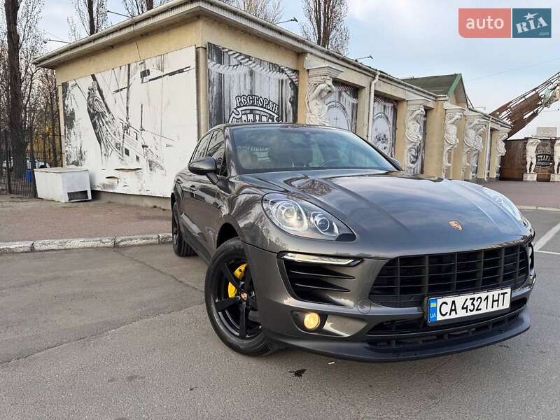 Porsche Macan (2017)