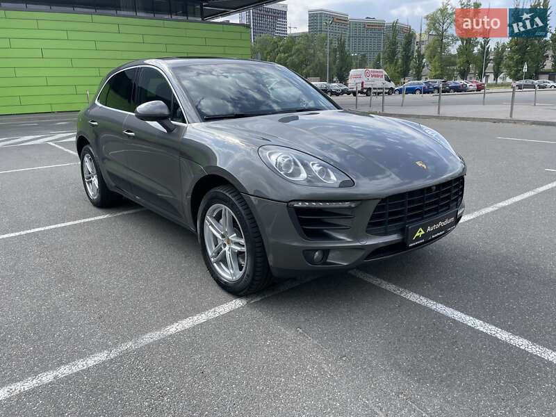 Porsche Macan (2015)