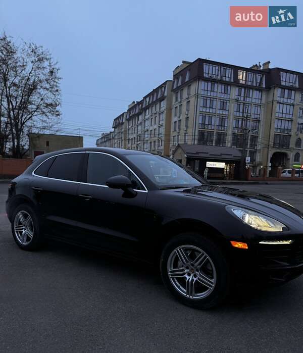 Porsche Macan (2015)