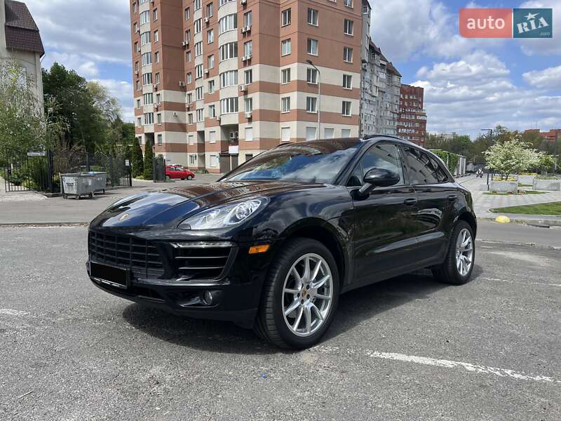 Porsche Macan (2016)