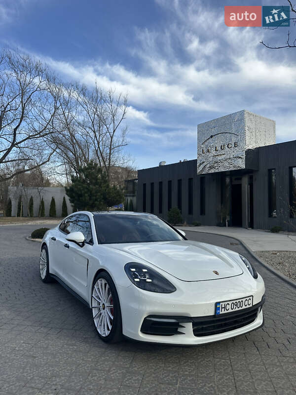 Porsche Panamera (2017)