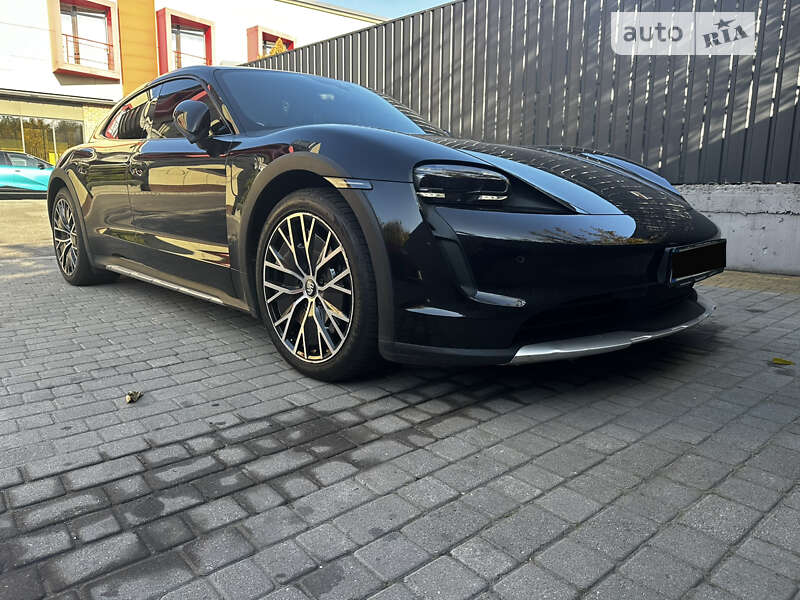 Porsche Taycan (2021)
