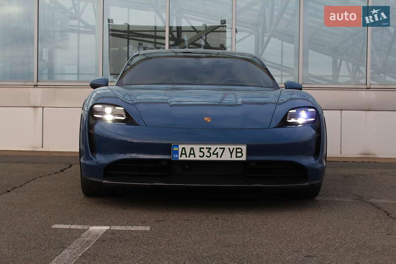 Porsche Taycan (2023)