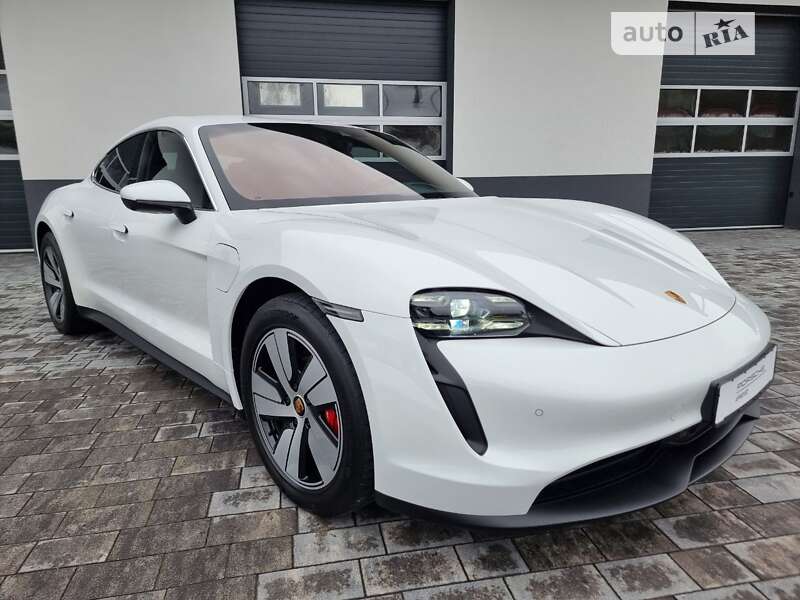 Porsche Taycan (2020)
