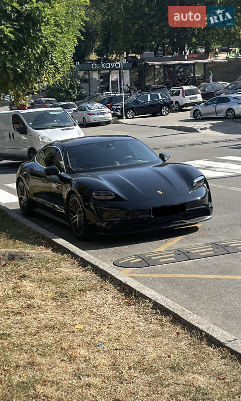Porsche Taycan (2022)
