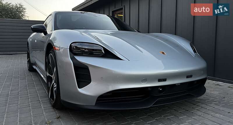 Porsche Taycan (2022)