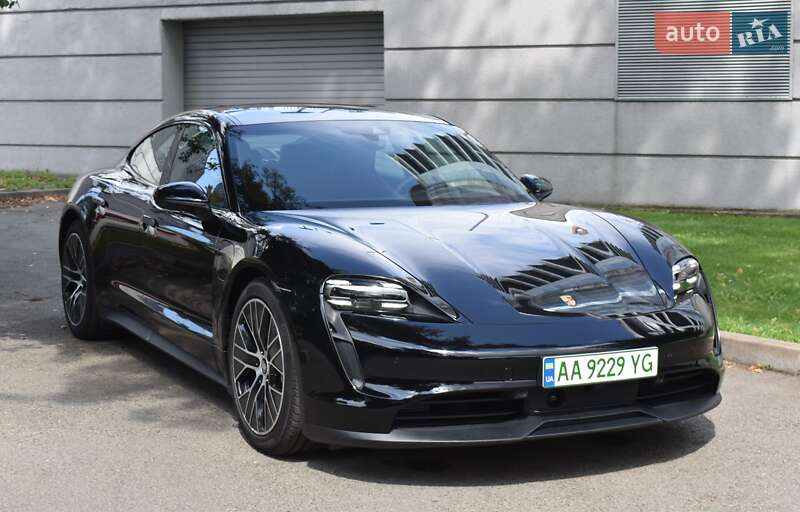 Porsche Taycan (2022)