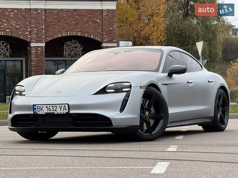 Porsche Taycan (2020)