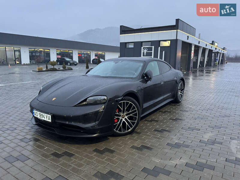Porsche Taycan (2020)