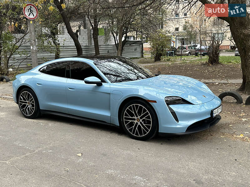 Porsche Taycan (2022)