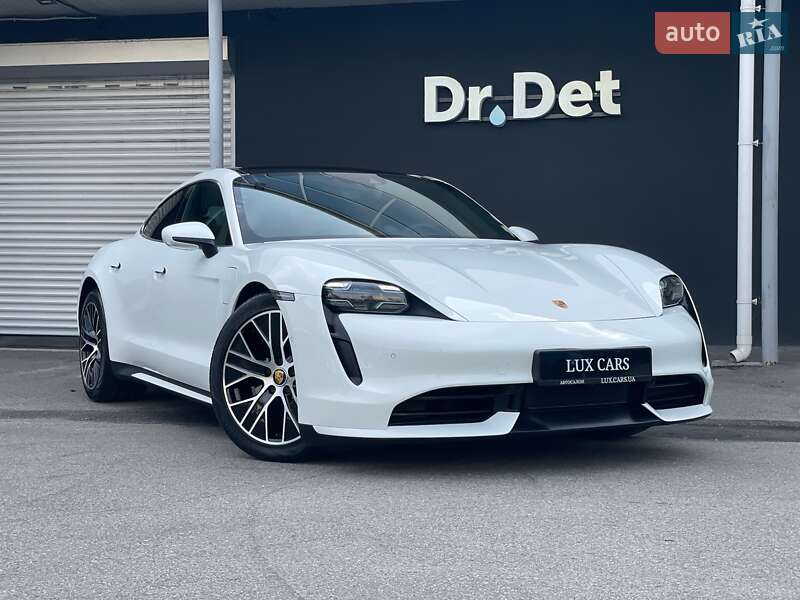 Porsche Taycan (2020)
