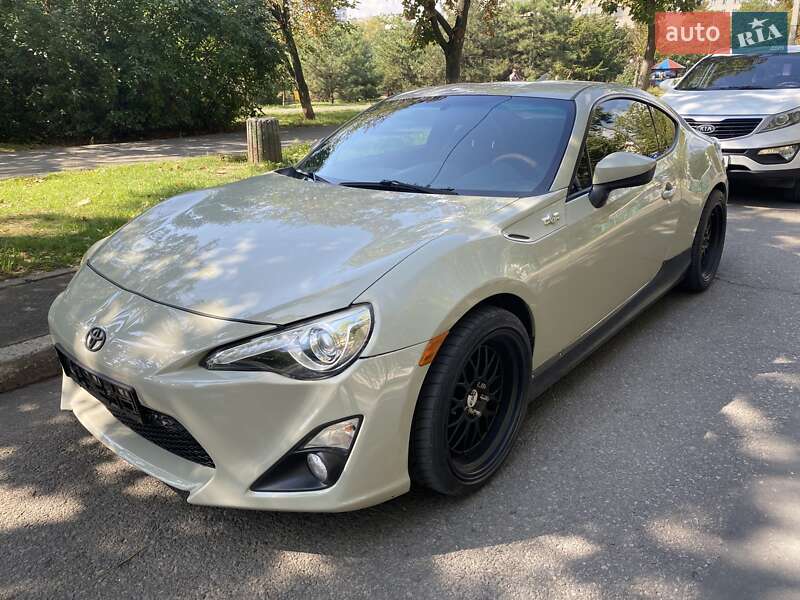 Toyota Scion (2016)