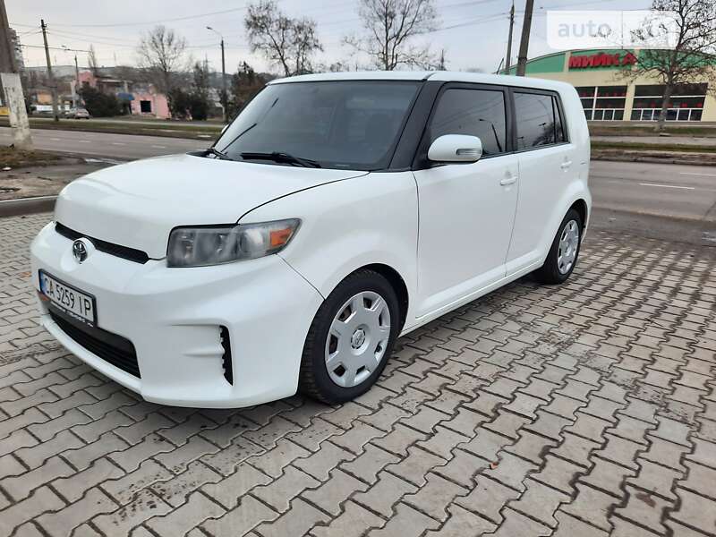Toyota Scion (2013)