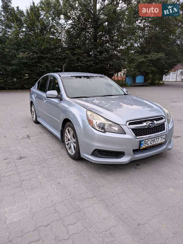 Subaru Legacy (2012)