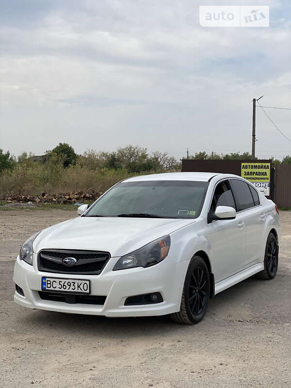 Subaru Legacy (2012)