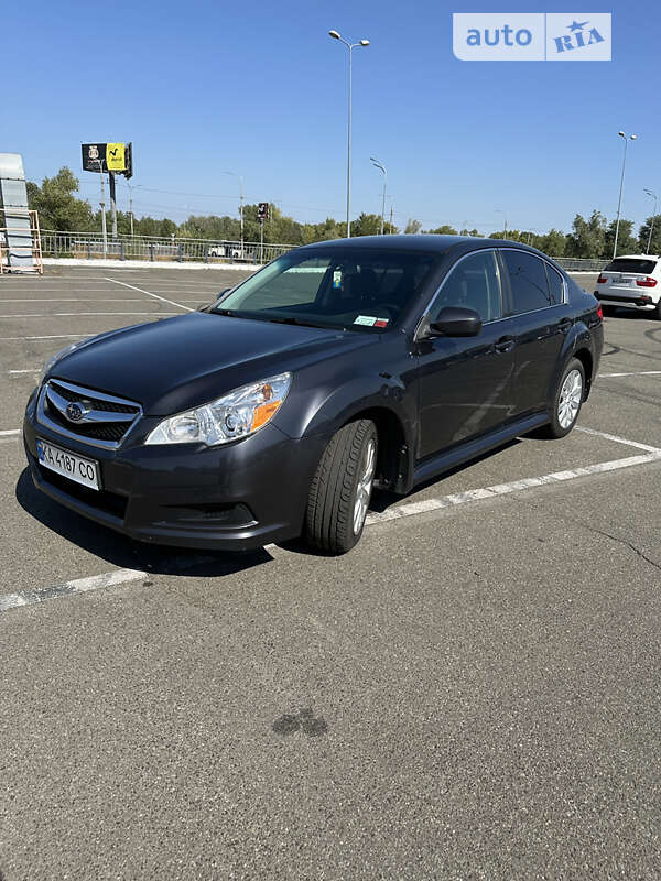Subaru Legacy (2011)
