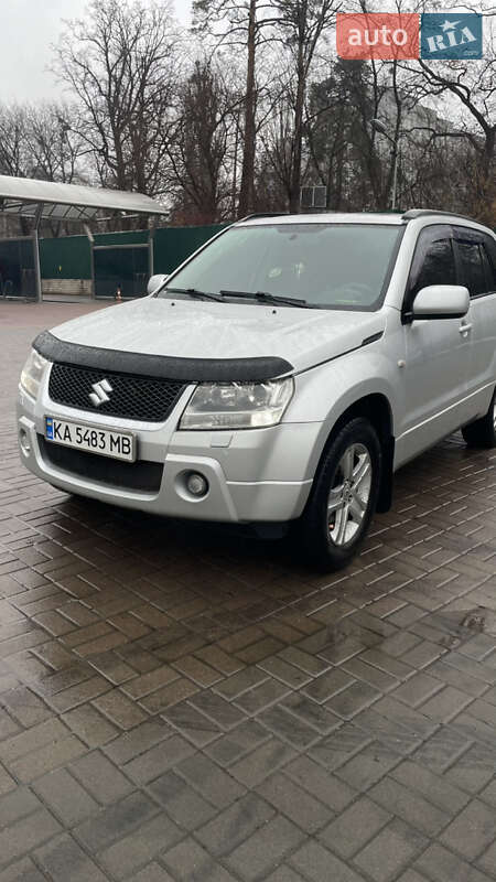 Suzuki Grand vitara (2005)