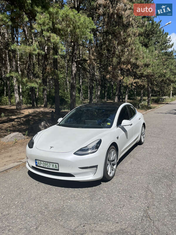 Tesla Model 3 awd (2019)