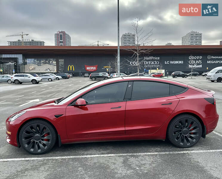 Tesla Model 3 (2023)