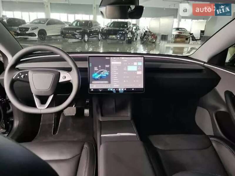 Tesla Model 3 (2023)