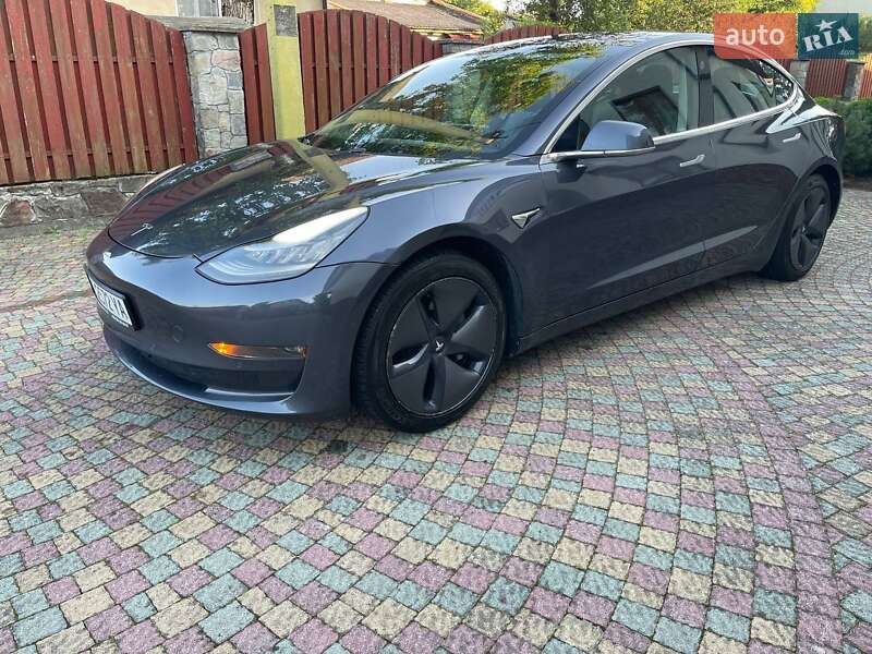 Tesla Model 3 (2018)