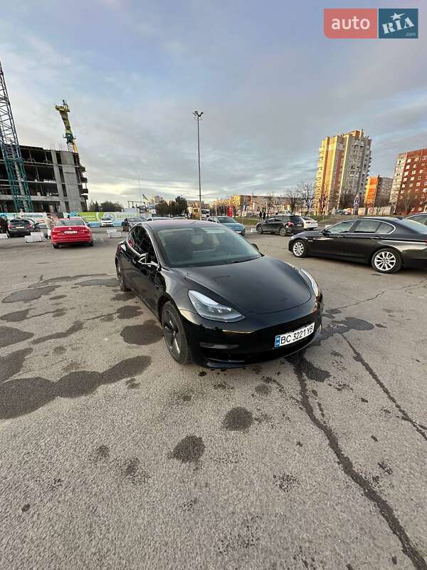 Tesla Model 3 (2018)