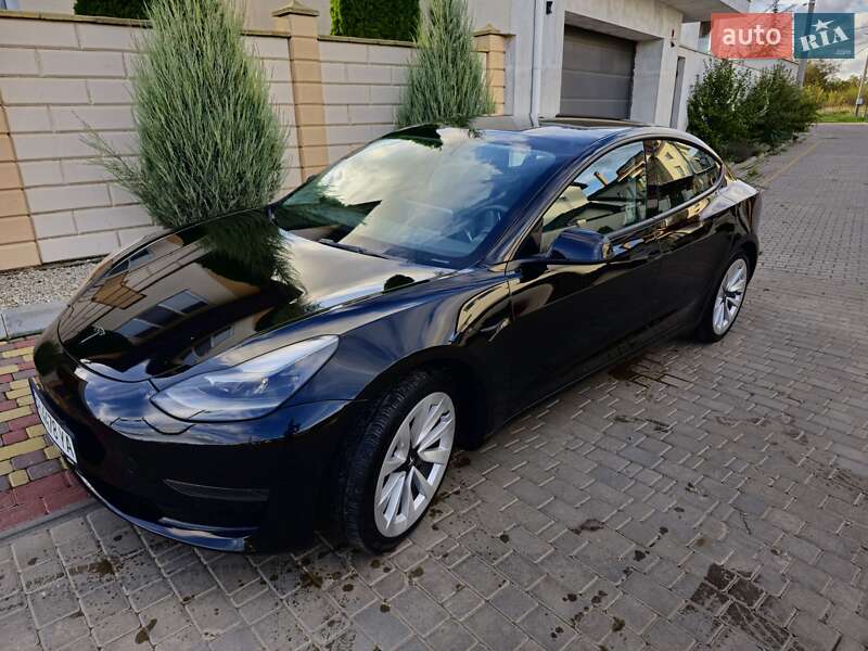 Tesla Model 3 (2022)