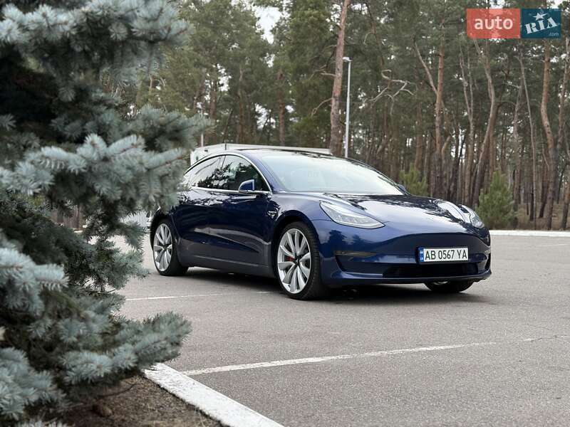 Tesla Model 3 (2018)