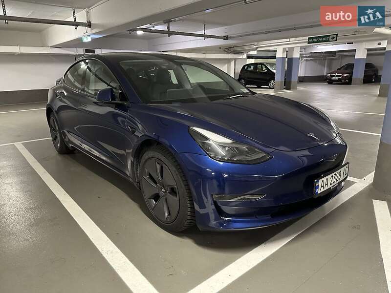 Tesla Model 3 (2022)