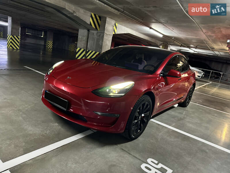 Tesla Model 3 (2022)