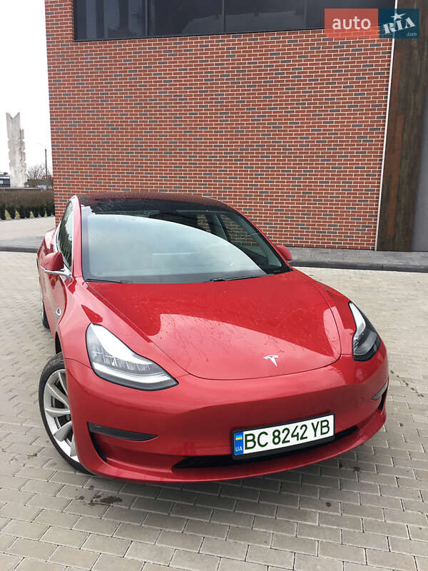 Tesla Model 3 (2018)