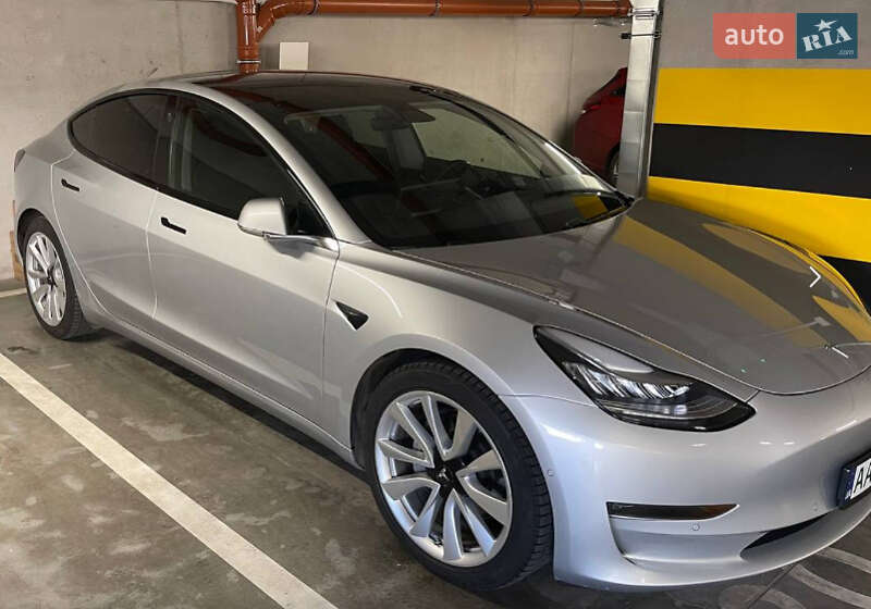 Tesla Model 3 (2018)