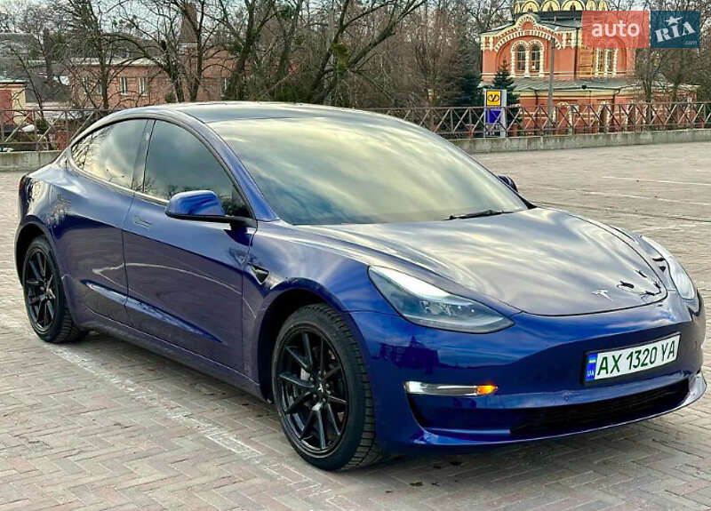 Tesla Model 3 (2022)