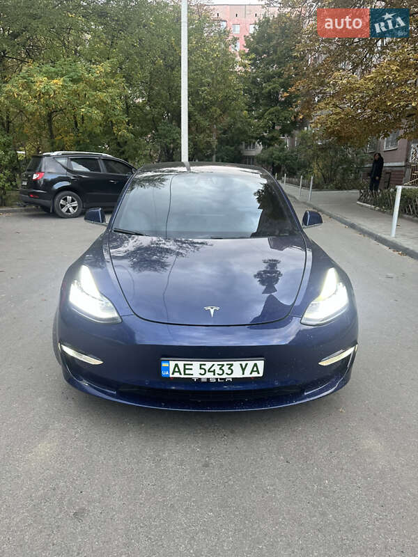 Tesla Model 3 (2018)