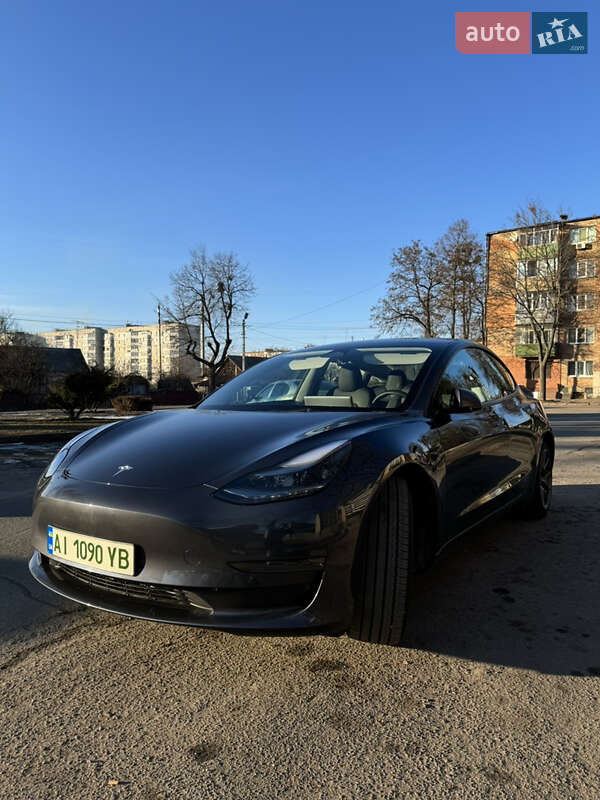 Tesla Model 3 (2023)