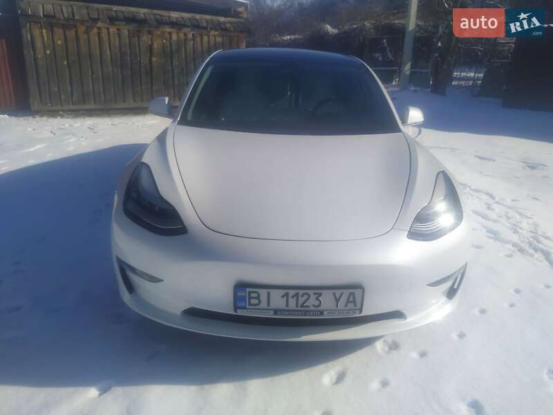 Tesla Model 3 (2020)
