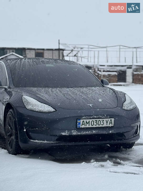 Tesla Model 3 (2020)