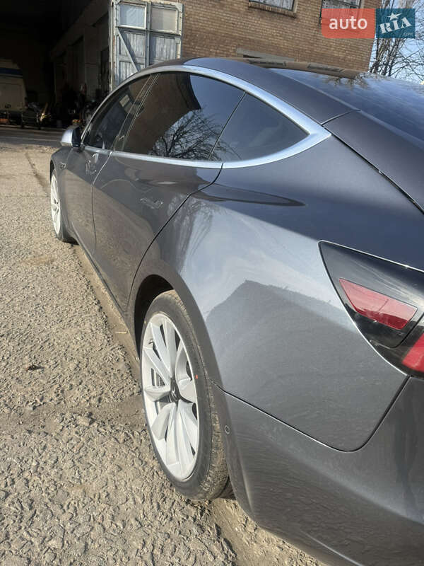 Tesla Model 3 (2020)