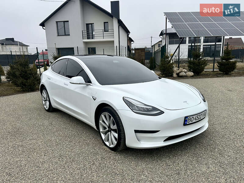 Tesla Model 3 (2020)