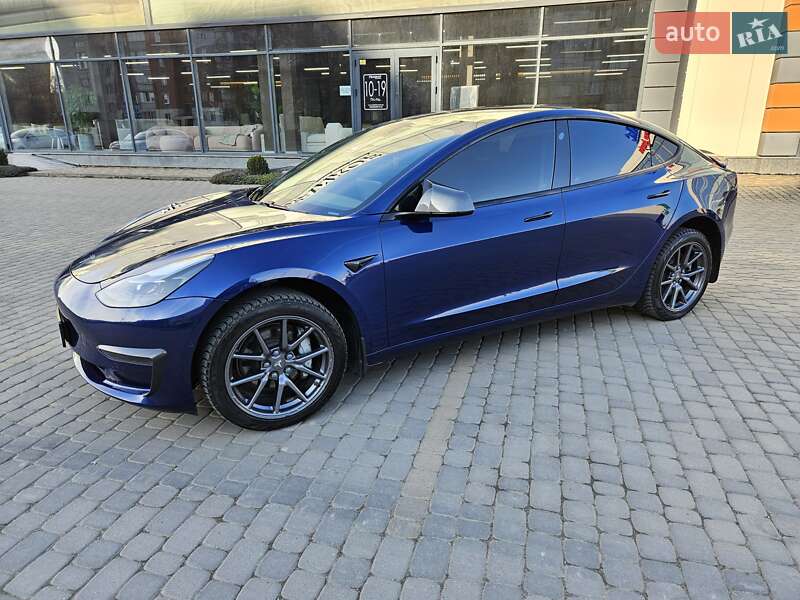 Tesla Model 3 (2020)