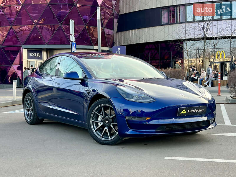 Tesla Model 3 (2022)